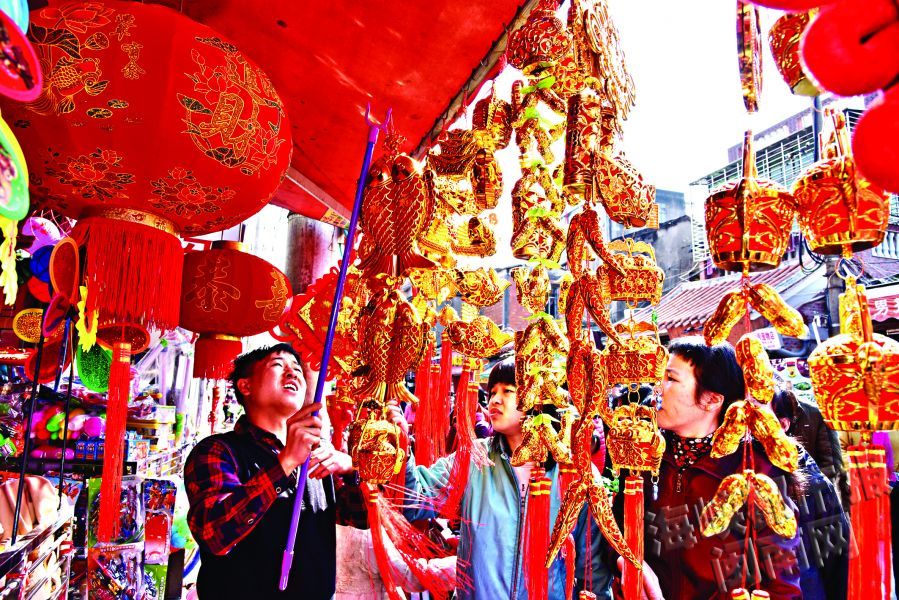 開元寺“勤佛” 泉州西街廟會人潮洶涌